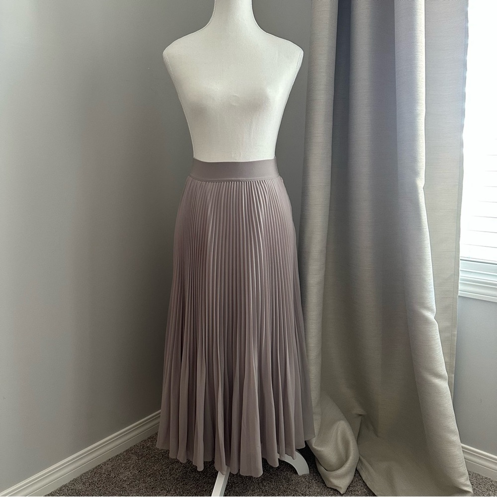 Aritzia Taupe Gray Pleated Skirt